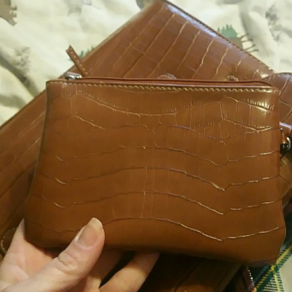 Handbag - Picture 3 of 4
